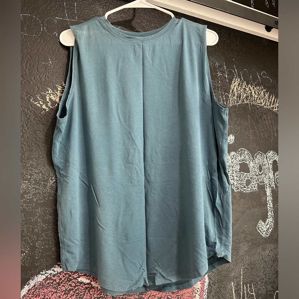 lululemon size 10 navy blue woman’s muscle tank